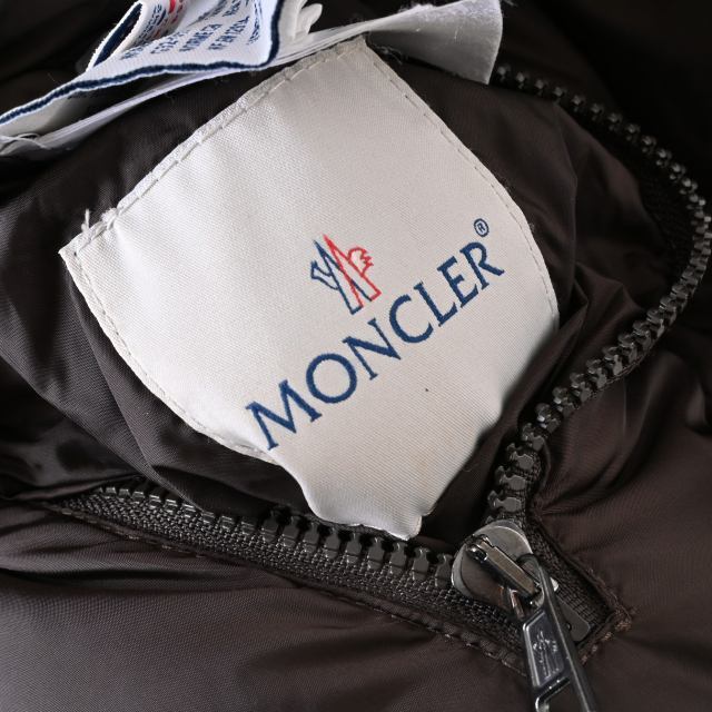 MONCLER(モンクレール)のMONCLER FONTAINE GILET ダウンベスト メンズのジャケット/アウター(ダウンベスト)の商品写真