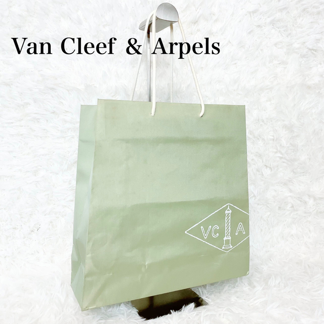 Van Cleef & Arpels(ヴァンクリーフアンドアーペル)のVan Cleef ＆ Arpels ショッパー ショップ袋 レディースのバッグ(ショップ袋)の商品写真