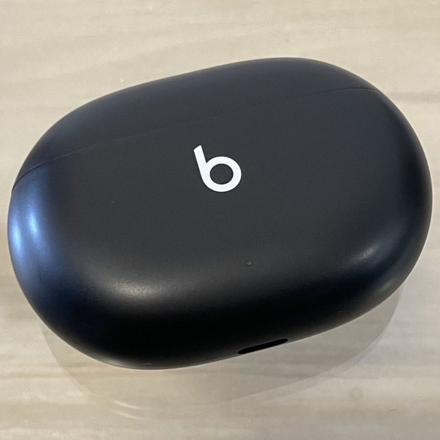 ☆美品☆Beats Studio Buds ブラック 充電ケースのみ／B110