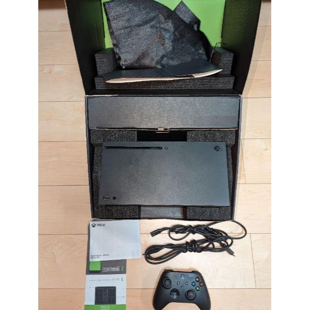 Microsoft(マイクロソフト)のXbox中古美品　xbox series x エンタメ/ホビーのゲームソフト/ゲーム機本体(家庭用ゲーム機本体)の商品写真