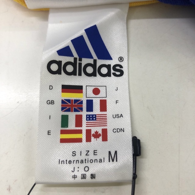 adidas(アディダス)のadidas 2002WC杯　リバーシブルTシャツ　ブラジル スポーツ/アウトドアのサッカー/フットサル(記念品/関連グッズ)の商品写真