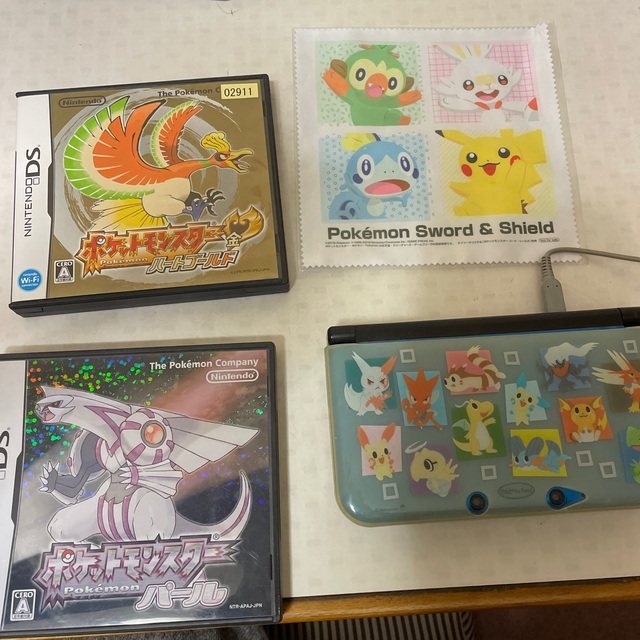 3DSLL本体　ポケモンセット付き　おまけ　ハンカチポケモン