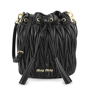 miumiuスーパーレアショルダーバッグ