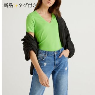 ベネトン(BENETTON)の新品✨タグ付き♪未開封　ベネトン　お洒落なVネックのTシャツ　大特価‼️(カットソー(半袖/袖なし))