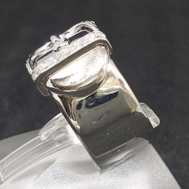 新品仕上済 k18WG ダイヤモンド付ベルトモチーフリング　4.5号 7.9g  レディースのアクセサリー(リング(指輪))の商品写真