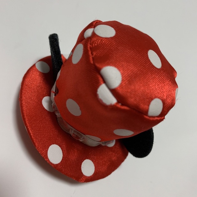 ミニーマウス(ミニーマウス)のディズニー ミニーマウス ヘアピン 赤 帽子 ハット リボン付き Disney エンタメ/ホビーのおもちゃ/ぬいぐるみ(キャラクターグッズ)の商品写真