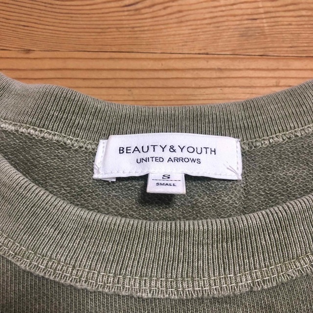 BEAUTY&YOUTH UNITED ARROWS(ビューティアンドユースユナイテッドアローズ)のbeauty&youth ビューティアンドユース　長袖　カーキ レディースのトップス(カットソー(長袖/七分))の商品写真