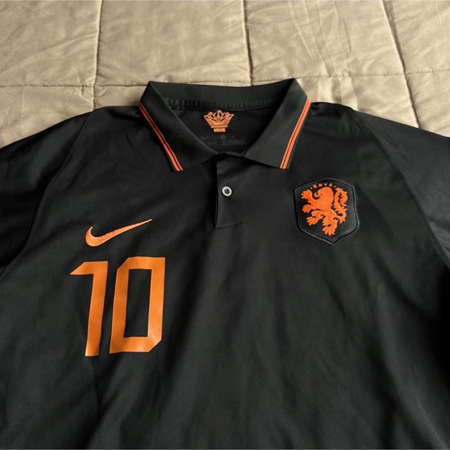 NIKE(ナイキ)の22W杯　オランダ代表アウェイユニフォーム スポーツ/アウトドアのサッカー/フットサル(ウェア)の商品写真