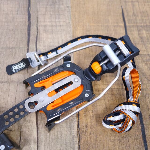 PETZL(ペツル)のペツル シャルレ PETZL charlet セミワンタッチ アイゼン 12本爪 クランポン パイネケース 付き 登山 バックカントリー アウトドア スポーツ/アウトドアのアウトドア(登山用品)の商品写真