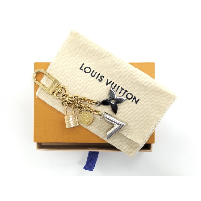 LOUIS VUITTON(ルイヴィトン)のLOUIS VUITTON カレイドV キーホルダー ゴールド シルバー レディースのファッション小物(キーホルダー)の商品写真