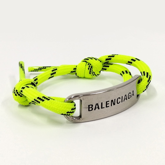 Balenciaga(バレンシアガ)のBALENCIAGA プレート ロゴ ブレスレット メッキ シルバー イエロー レディースのアクセサリー(ブレスレット/バングル)の商品写真