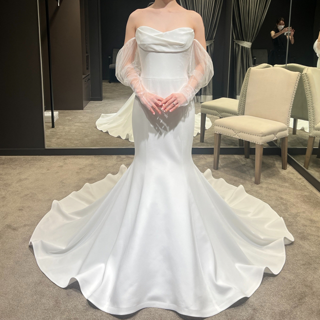 Vera Wang Ava