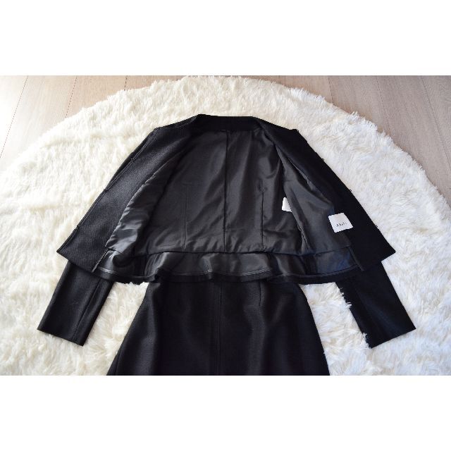 ANAYI(アナイ)のANAYI 紺 スーツ ノーカラージャケット ネイビー 36　M　S レディースのフォーマル/ドレス(スーツ)の商品写真