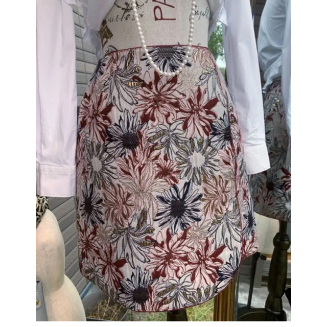 Lily Brown(リリーブラウン)の綺麗なお姉さんのリリーブラウンお洒落スカート レディースのスカート(ひざ丈スカート)の商品写真