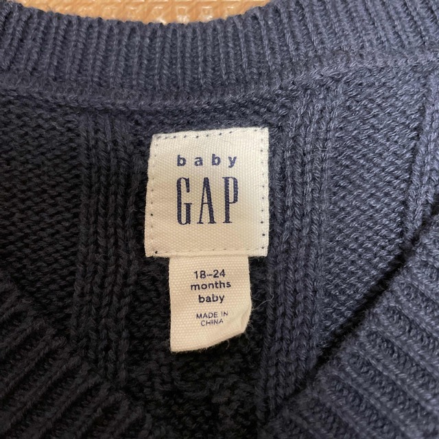 babyGAP(ベビーギャップ)のgap ベスト キッズ/ベビー/マタニティのベビー服(~85cm)(シャツ/カットソー)の商品写真