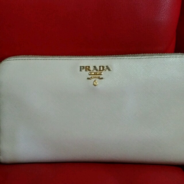 PRADA　カードあり　早い者勝ち！ 本日 限定