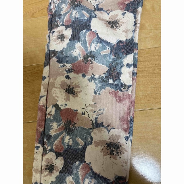 しまむら(シマムラ)の花柄 スキニー レディースのパンツ(スキニーパンツ)の商品写真