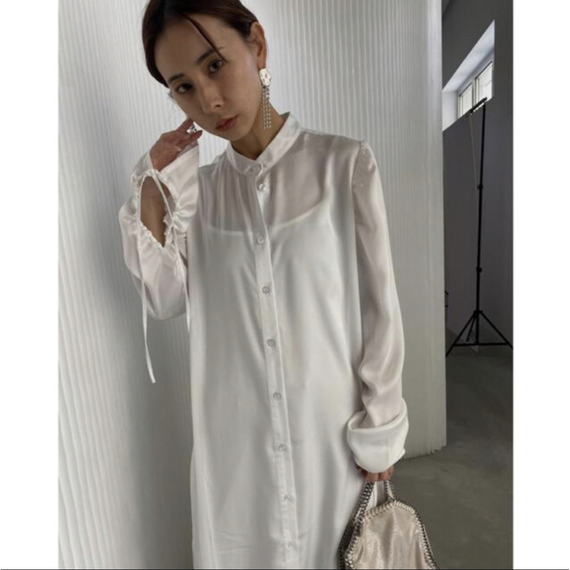 Ameri VINTAGE(アメリヴィンテージ)のAMERI VEST LAYERED SHIRT DRESS レディースのワンピース(ロングワンピース/マキシワンピース)の商品写真