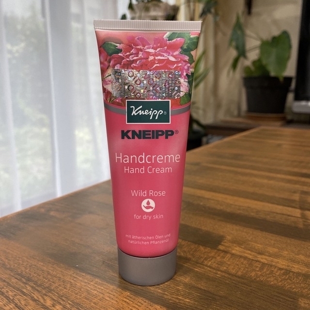 Kneipp(クナイプ)のクナイプ ハンドクリーム ワイルドローズの香り 75ml  コスメ/美容のボディケア(ハンドクリーム)の商品写真