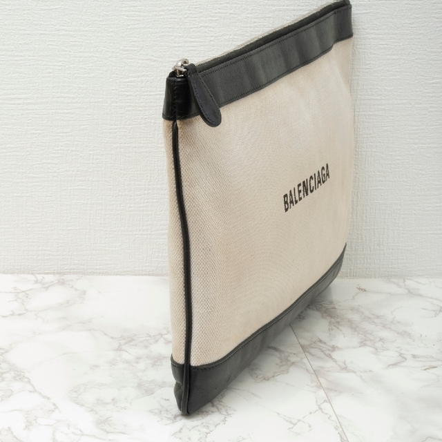 【美品】BALENCIAGA(バレンシアガ) ネイビークリップクラッチバッグ 2