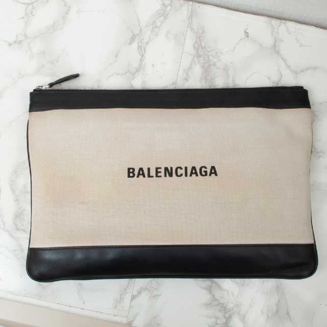 Balenciaga(バレンシアガ)の【美品】BALENCIAGA(バレンシアガ) ネイビークリップクラッチバッグ メンズのバッグ(セカンドバッグ/クラッチバッグ)の商品写真