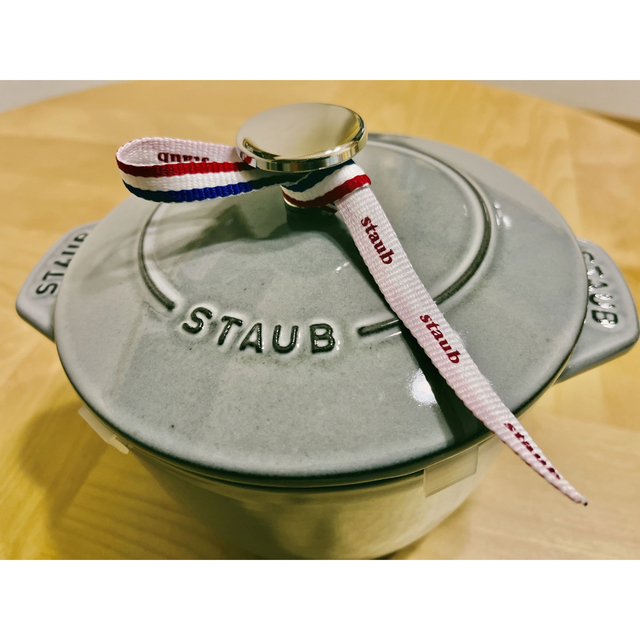 STAUB(ストウブ)のストウブ ラ・ココット de GOHAN M グレー インテリア/住まい/日用品のキッチン/食器(鍋/フライパン)の商品写真