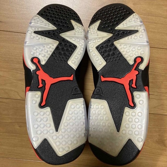 NIKE(ナイキ)の国内正規品2019 AIR JORDAN 6 BLACK INFRARED 28 メンズの靴/シューズ(スニーカー)の商品写真