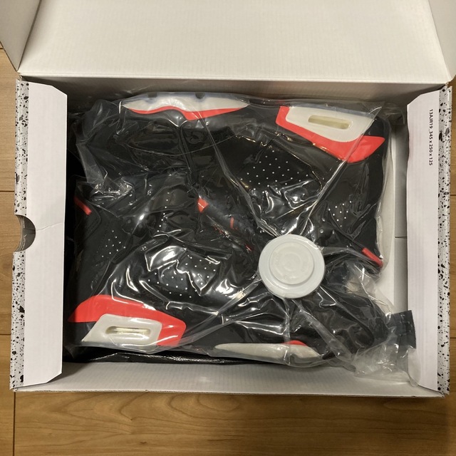 NIKE(ナイキ)の国内正規品2019 AIR JORDAN 6 BLACK INFRARED 28 メンズの靴/シューズ(スニーカー)の商品写真