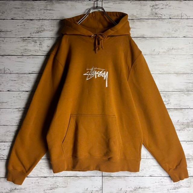 【超希少カラー】 STUSSY パーカー 刺繍 センターロゴ 即完売 入手困難