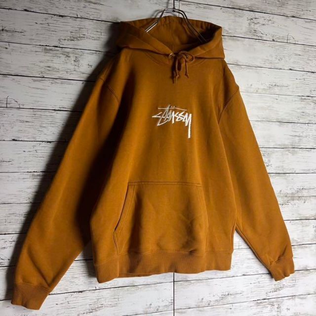 【超希少カラー】 STUSSY パーカー 刺繍 センターロゴ 即完売 入手困難