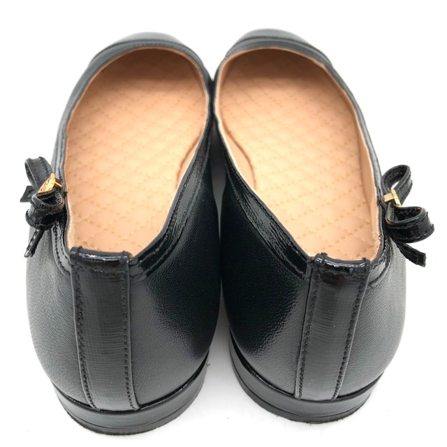 Tory Burch(トリーバーチ)の【美品】TORY BURCH トリーバーチ フラット パンプス 黒 24.5cm レディースの靴/シューズ(ハイヒール/パンプス)の商品写真