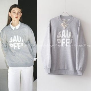 アクネストゥディオズ(Acne Studios)のBAUM UND PFERDGARTEN エンボス ロゴ スウェット トレーナー(トレーナー/スウェット)