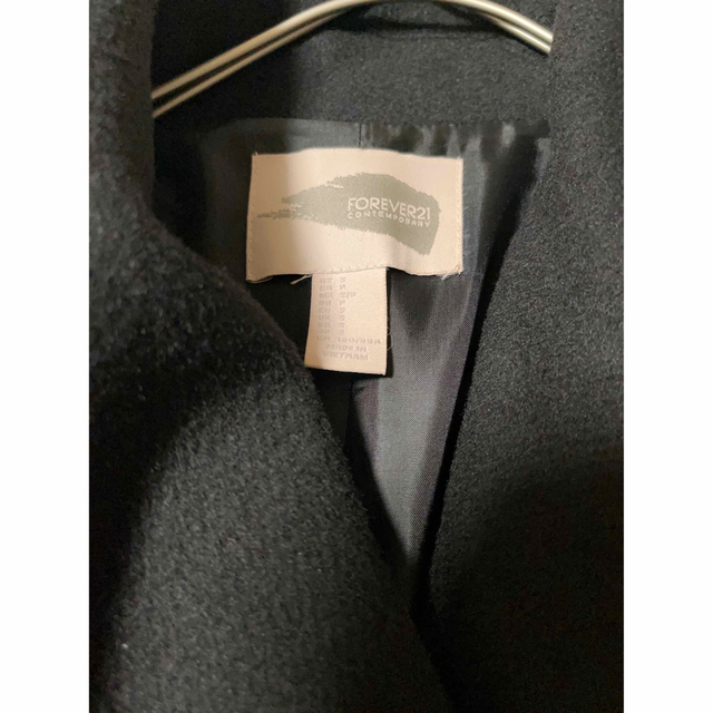 FOREVER 21(フォーエバートゥエンティーワン)のフォーエバー21ブラックコート　size S レディースのジャケット/アウター(ロングコート)の商品写真