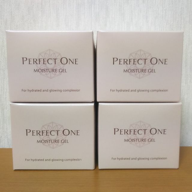 PERFECT ONE(パーフェクトワン)の[新品送料込,4個] パーフェクトワン モイスチャージェル 75g 4個セット  コスメ/美容のスキンケア/基礎化粧品(オールインワン化粧品)の商品写真