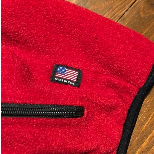 ヴィンテージ  フリース　ポーラテック　madein USA 黒赤レッドブラック メンズのジャケット/アウター(ブルゾン)の商品写真