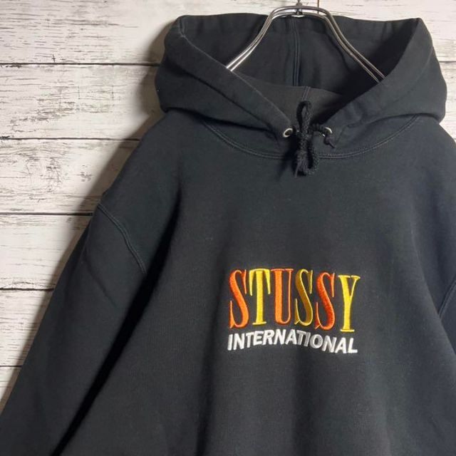 【キングヌー新井和輝着用】 STUSSY パーカー 刺繍ロゴ 即完売 入手困難