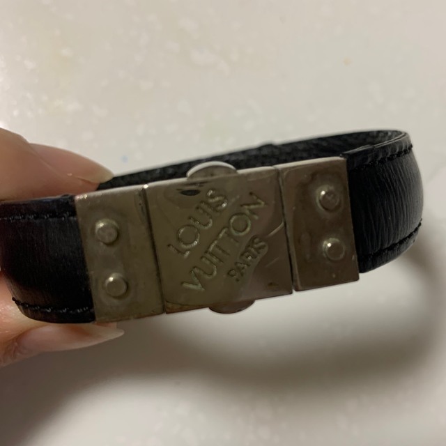 LOUIS VUITTON(ルイヴィトン)のLOUIS VUITTON バングル メンズのアクセサリー(ブレスレット)の商品写真