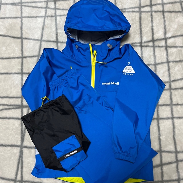 mont bell(モンベル)の非売品　美品　モンベル　クレッパー　レインコート　120 キッズ/ベビー/マタニティのキッズ服男の子用(90cm~)(ジャケット/上着)の商品写真