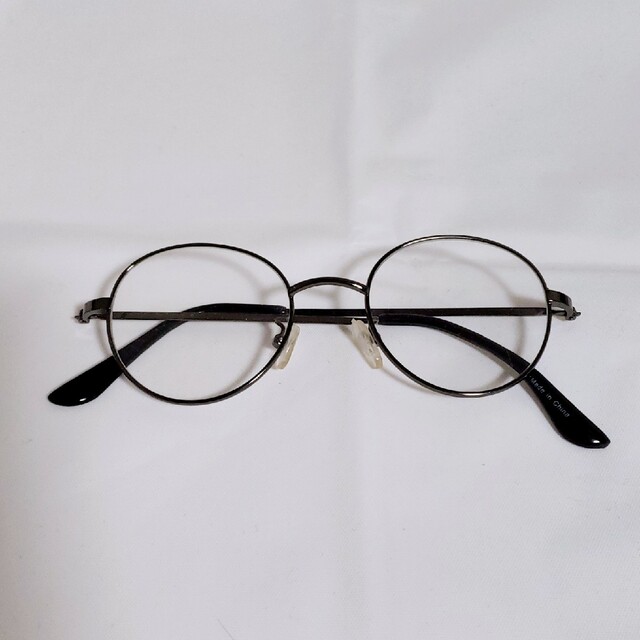 伊達メガネ だてめがね 黒 丸レンズ シンプル 度なし おしゃれ レディース レディースのファッション小物(サングラス/メガネ)の商品写真