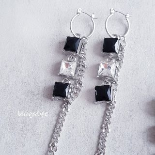 【3way】black&whiteスクエア ビジュー フープピアス(ピアス)