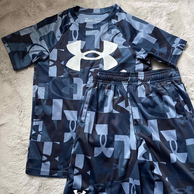 UNDER ARMOUR(アンダーアーマー)のUA 半袖半ズボン上下　130 キッズ/ベビー/マタニティのキッズ服男の子用(90cm~)(Tシャツ/カットソー)の商品写真