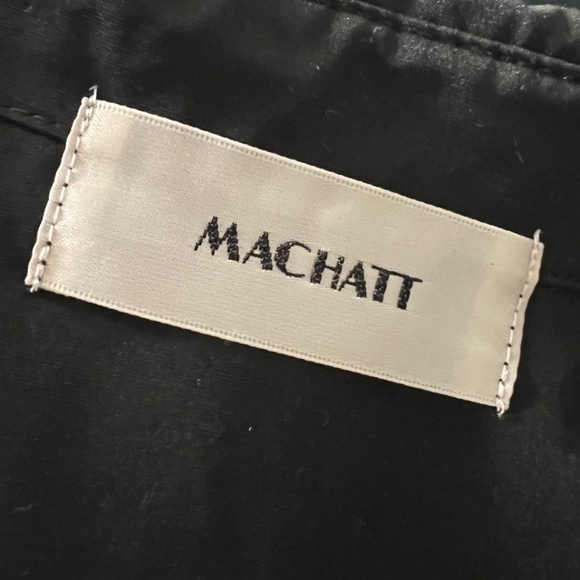 新品　マチャット　MACHATT  フリルティアードシャツドレス　ワンピース　黒 レディースのワンピース(ロングワンピース/マキシワンピース)の商品写真