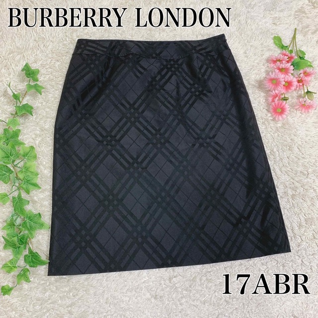 BURBERRY(バーバリー)の希少サイズ バーバリーロンドン チェック柄 スカート ブラック 17号 4L レディースのスカート(ひざ丈スカート)の商品写真
