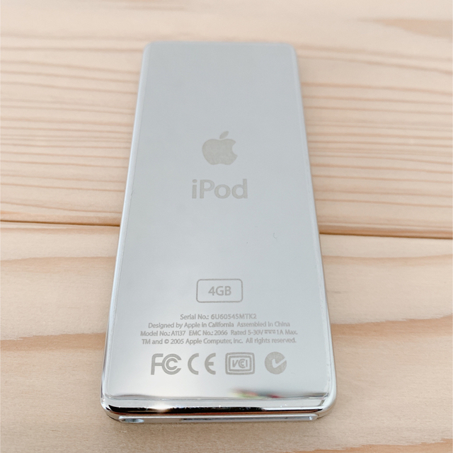 Apple(アップル)の【美品】iPod  nano 第1世代 4GB　本体のみ スマホ/家電/カメラのオーディオ機器(ポータブルプレーヤー)の商品写真