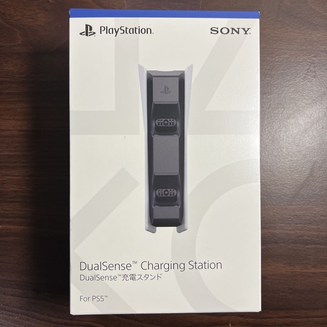 SONY(ソニー)の【新品】DualSense 充電スタンド　For PS5 エンタメ/ホビーのゲームソフト/ゲーム機本体(その他)の商品写真