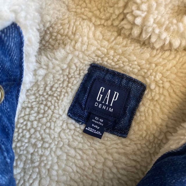 babyGAP(ベビーギャップ)のbaby GAP ベアー ボアコート デニム 80cm キッズ/ベビー/マタニティのベビー服(~85cm)(ジャケット/コート)の商品写真