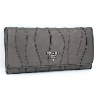 プラダ(PRADA)のPRADA 二つ折り長財布 ギャザー レザー メタリックグレー(財布)