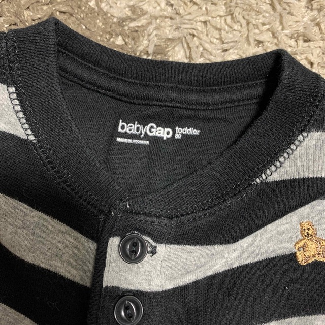 babyGAP(ベビーギャップ)のBaby GAP ボーダートップス 80㎝ キッズ/ベビー/マタニティのベビー服(~85cm)(シャツ/カットソー)の商品写真