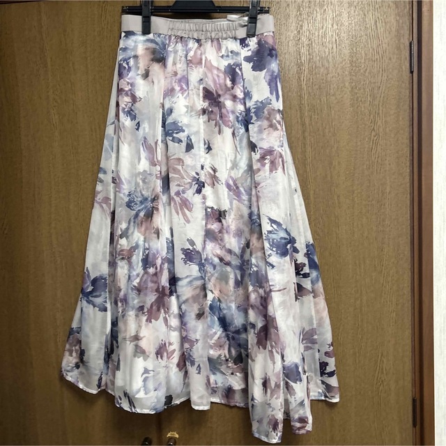 JUSGLITTY(ジャスグリッティー)のジャスグリッティー2wayフラワープリントスカート レディースのスカート(ロングスカート)の商品写真
