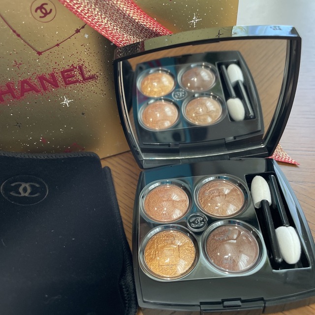 CHANEL(シャネル)の2022 シャネル　ホリデーコレクション アイシャドウ937 コスメ/美容のベースメイク/化粧品(アイシャドウ)の商品写真